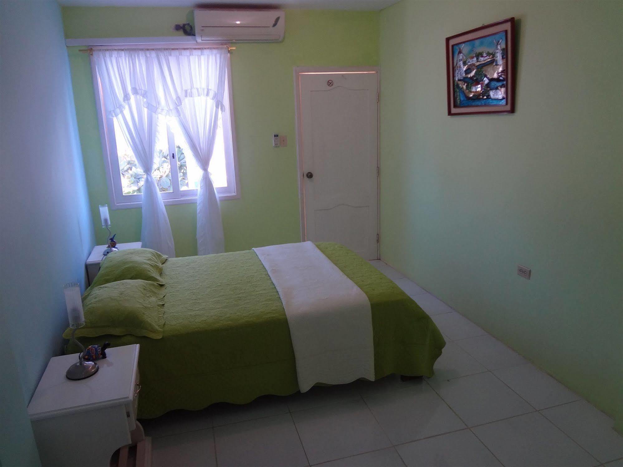 Galapagos Isabela Hotel Loja Пуерто-Вільяміль Екстер'єр фото